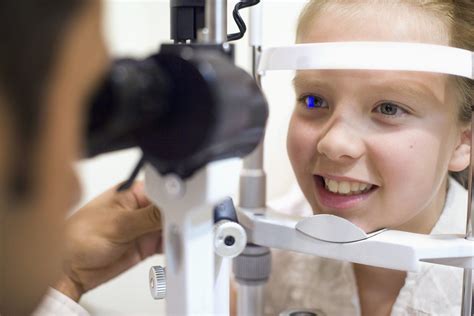 nhs optometrist eye test payment.